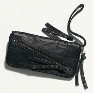 NW/OTAG FREE PEOPLE BLK Distressed Wristlet Wallet